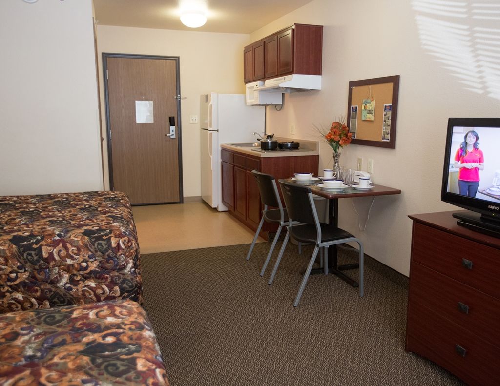Woodspring Kansas Hotel Liberty